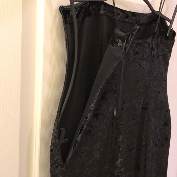 Size 2 💖 Likely Black Long Velvet Sexy Dress 💖 - Picture 8 of 8